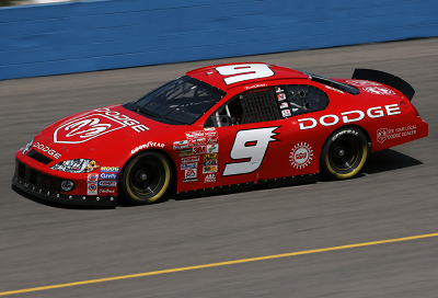 Bill Elliott driving the No. 9 Dodge for Evernham Motorsports